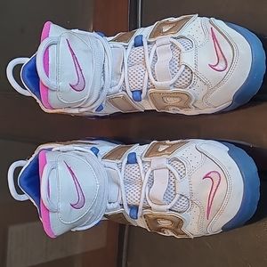 Nike Air More Uptempo GS Fuschia Blast White Gold- Size 6.5 Youth